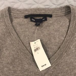 2 Men’s Gap 100% Cotton Sweater Gray & Beige